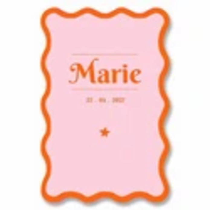 Een uniek geboortekaartje met golvende rand in roze en oranje. Een geboortekaartje op een hele bijzondere wijze vervaardigd. Color blocking en het is ook mogelijk om er folie aan toe te voegen. Met de editor kun je zelf de kaart personaliseren en van kleu