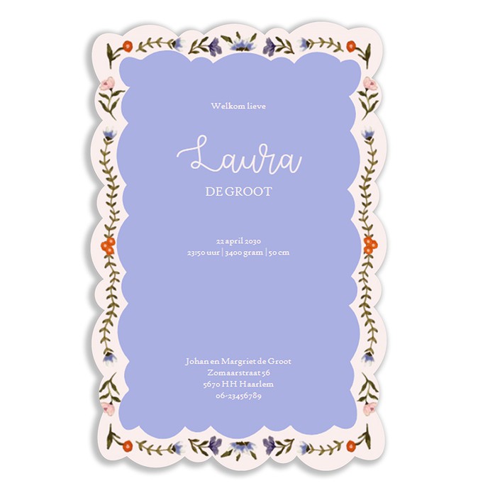Lila geboortekaartje met barok kader en bijzondere vorm. De vorm is geïnspireerd op een prachtige barokke lijst maar wel met handgeschildere bloemetjes kader van nu. Een origineel geboortekaartje in bijzondere vorm.