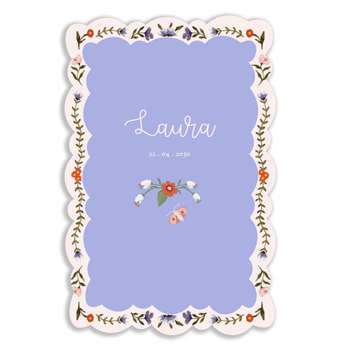 Lila geboortekaartje met barok kader en bijzondere vorm. De vorm is geïnspireerd op een prachtige barokke lijst maar wel met handgeschildere bloemetjes kader van nu. Een origineel geboortekaartje in bijzondere vorm.