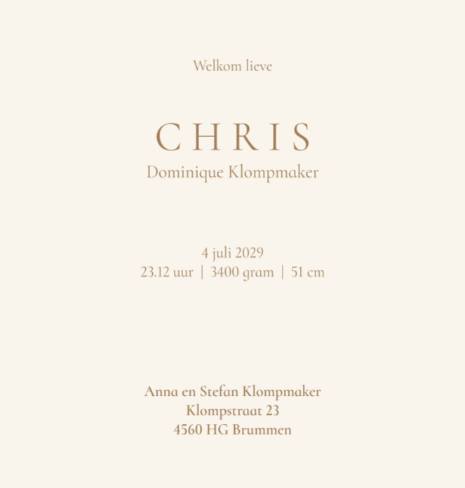 Lief geboortekaartje met wolkjes waar een beer en baby op liggen te slapen. In de wolken zijn is hier natuurlijk helemaal van toepassing. Het geboortekaartje is voor zowel een jongen als een meisje te gebruiken. Maak hem persoonlijk door het beeldmateriaa