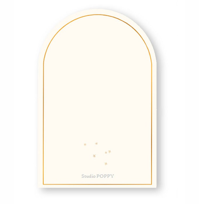 Geboortekaartje in boogvorm met lief beeld van een vosje op een fiets. Met de hand geschilderde illustratie en origineel geboortekaartje voor jullie pasgeboren baby. De zachte kleuren zijn sereen en dus ook geschikt voor als je meer van een rustig geboort