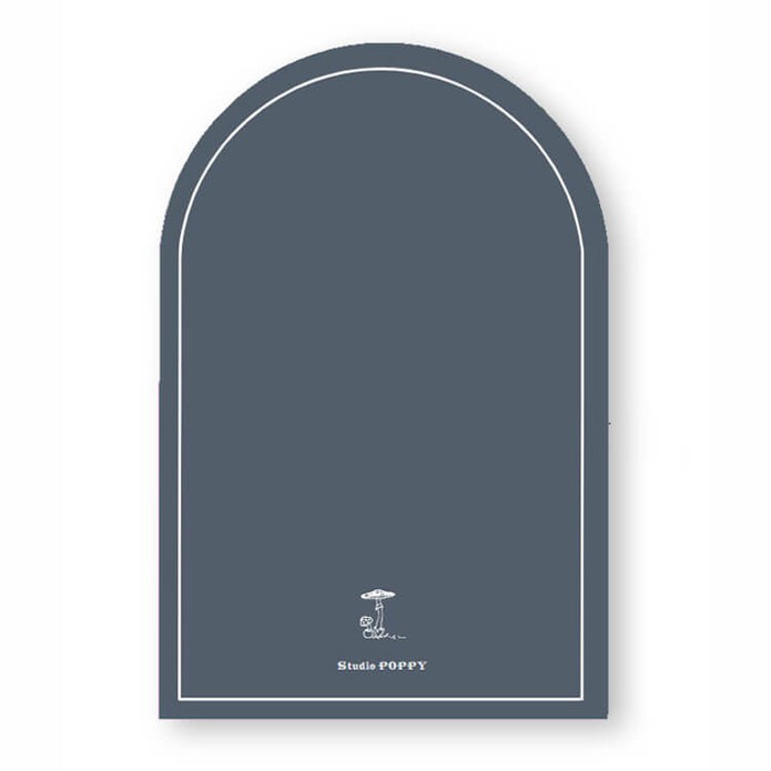 Geboortekaartje met hertje in boogvorm. Minimalistisch met een mooi kadertje en lijntekening van paddenstoelen.