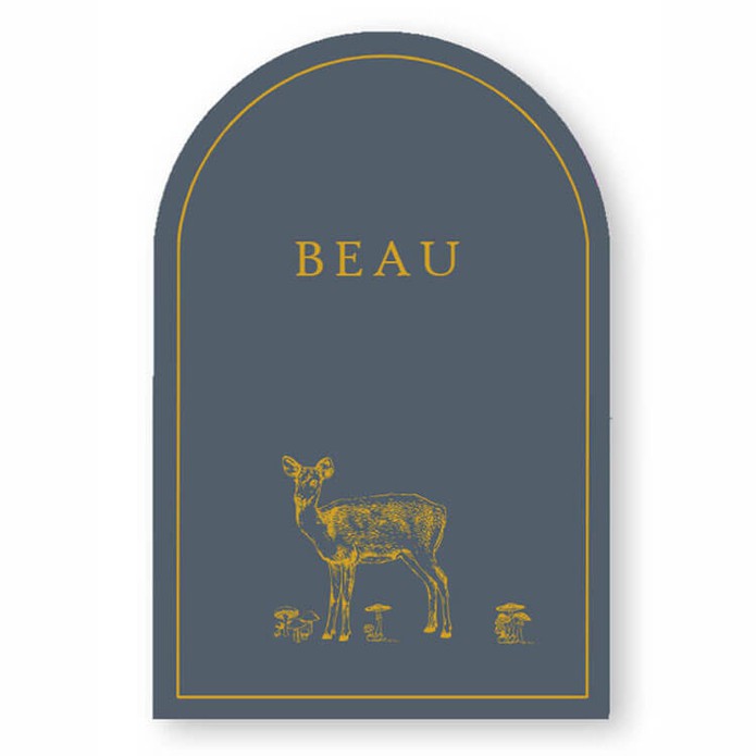 Geboortekaartje met hertje in boogvorm. Minimalistisch met een mooi kadertje en lijntekening van paddenstoelen.