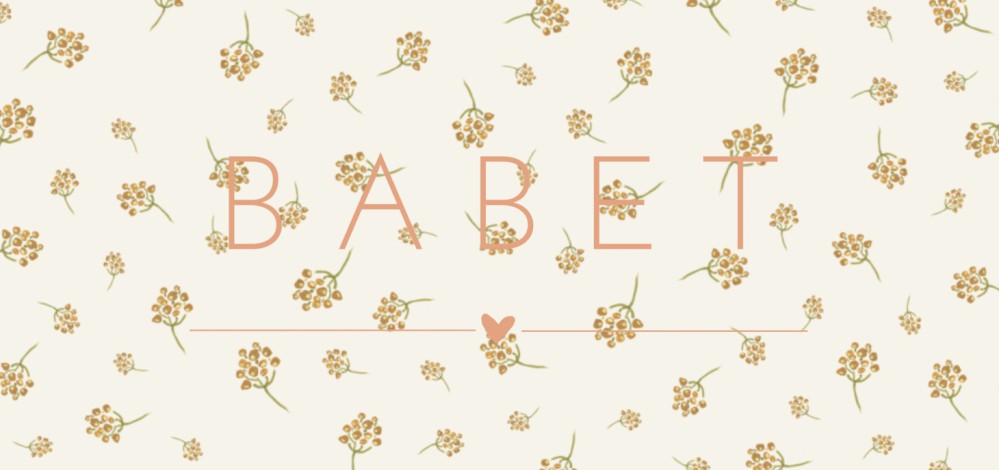 Romantisch geboortekaartje met lief bloemen patroon. In combinatie met folie een heel lux geboortekaartje waar aandacht aan besteed is. Prachtige papiersoorten en enveloppen beschikbaar. Vraag eens een proefkaart aan om de kwaliteit zelf te ervaren.