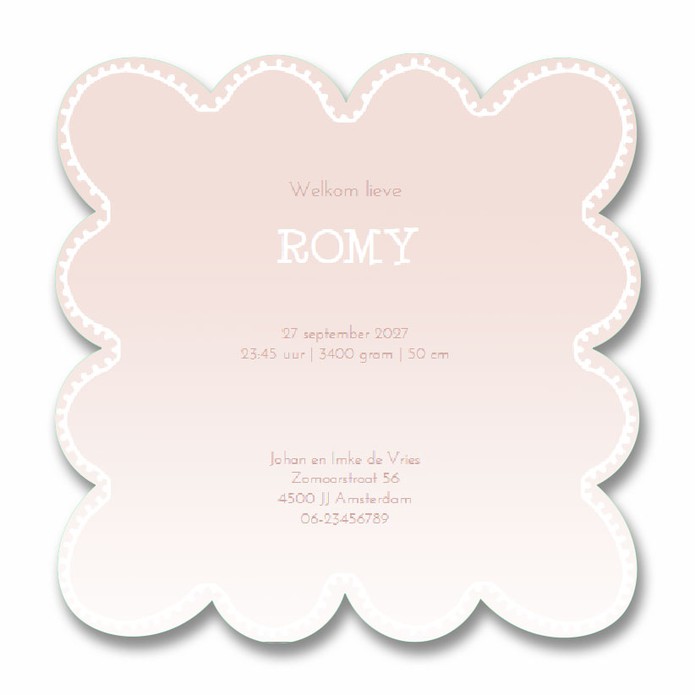 Geboortekaartje met grachtenhuisjes Amsterdam. Het kaartje heeft een bijzondere vorm wat een speels effect heeft op de uitstraling van het geboortekaartje. Er brand één lichtje in één van de huizen, is daar een kindje geboren?