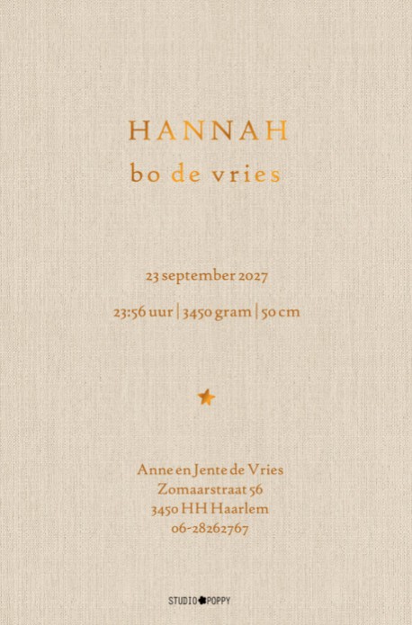 Een heel stijlvol geboortekaartje met linnen look en folie sterren en maantje. Een mooie geboortekaart voor zowel een jongen als een meisje. Het tijdloze karakter van dit kaartje maakt hem uniek en de folie zorgt voor een prachtig effect samen met de linn