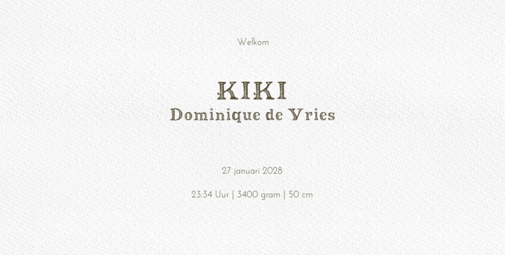 Geboortekaartje met derde kindje in landschap. Natuurlijk kun je het geboortekaartje veranderen naar een familie met tweede of vierde kindje. De beeldbank laat jullie alle mogelijkheden zien.