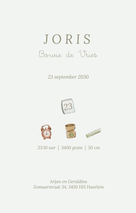 Geboortekaartje met ooievaar. De ooievaar vliegt door de lucht met een mandje in zijn bek. In het mandje ligt een baby jongen dat pas geboren is. Bestel eens een proefkaart.