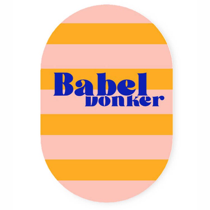 Geboortekaartje in ovaal vorm brede strepen. Lekkere vrolijke kleuren en vormen zijn helemaal een hit tegenwoordig, color blocking dat de kleuren van het kaartje afspatten. Met dit kaartje zit je wel goed, vraag eens een gratis proefkaart aan.