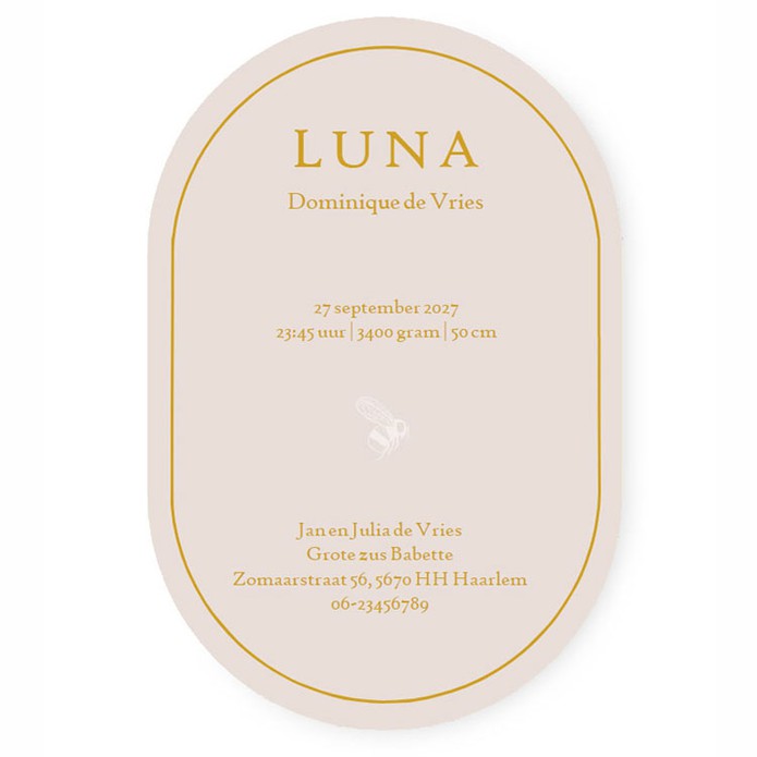 Een uniek geboortekaartje in boogvorm met handgetekende egeltjes. Prachtige lijntekeningen van bosdieren zijn te selecteren in deze collectie samen met Maenmeisje. De roestkleuren zijn zorgvuldig gekozen maar je mag uiteraard jouw eigen combinaties bepale