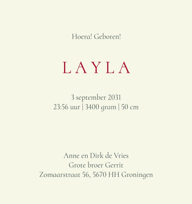 Geboortekaartje met aardbei patroon. Decoratief geboortekaartje in rustige kleurstelling. De rode vintage aardbei is met de hand getekend en zelf van plek te veranderen.