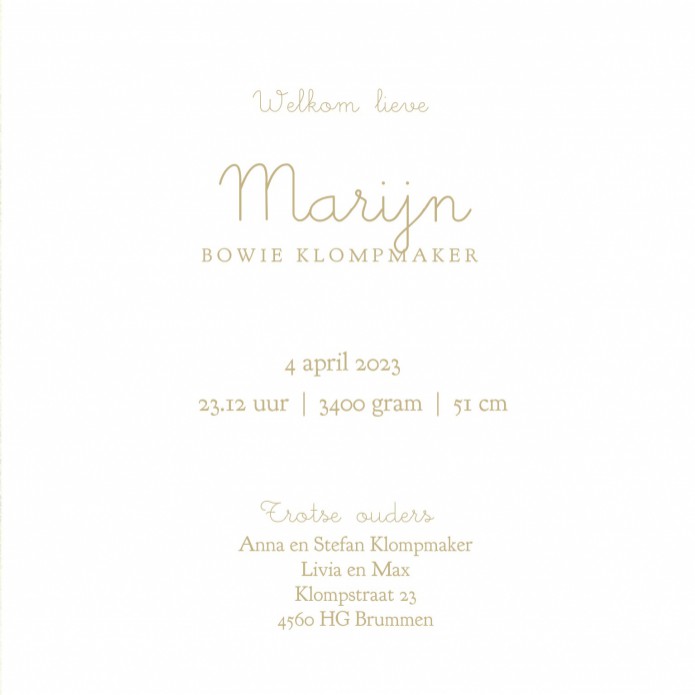 Geboortekaartje vintage grote broer en zus die in het mandje met de baby kijkt. Vintage geboortekaartje maar wel helemaal van nu. Ga aan de slag in de editor en maak er jouw eigen unieke kaartje van. Bestel met de kortingscode een gratis proefdruk.